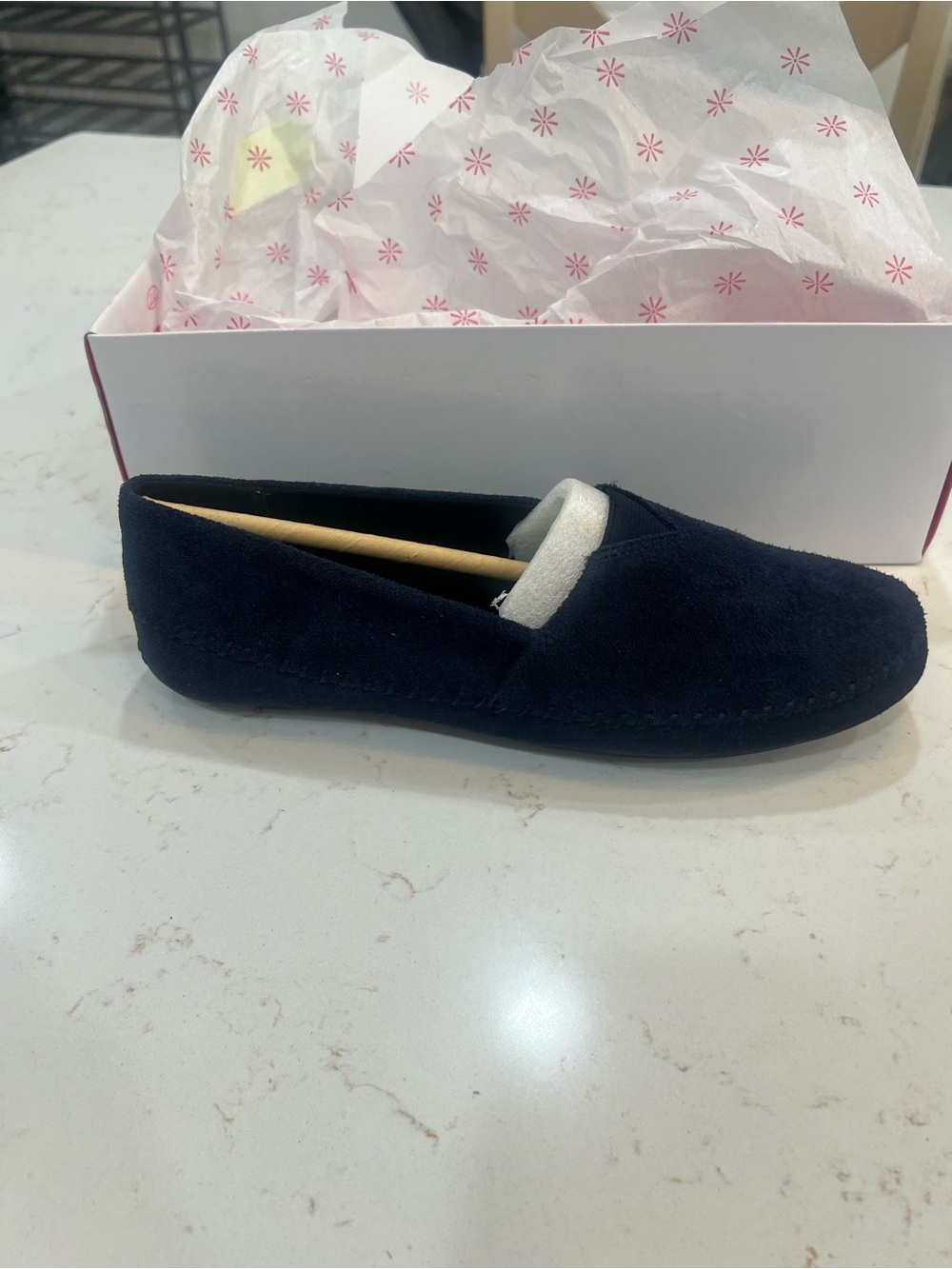 Isaac Mizrahi White Shoe Box with Pink Accent Text